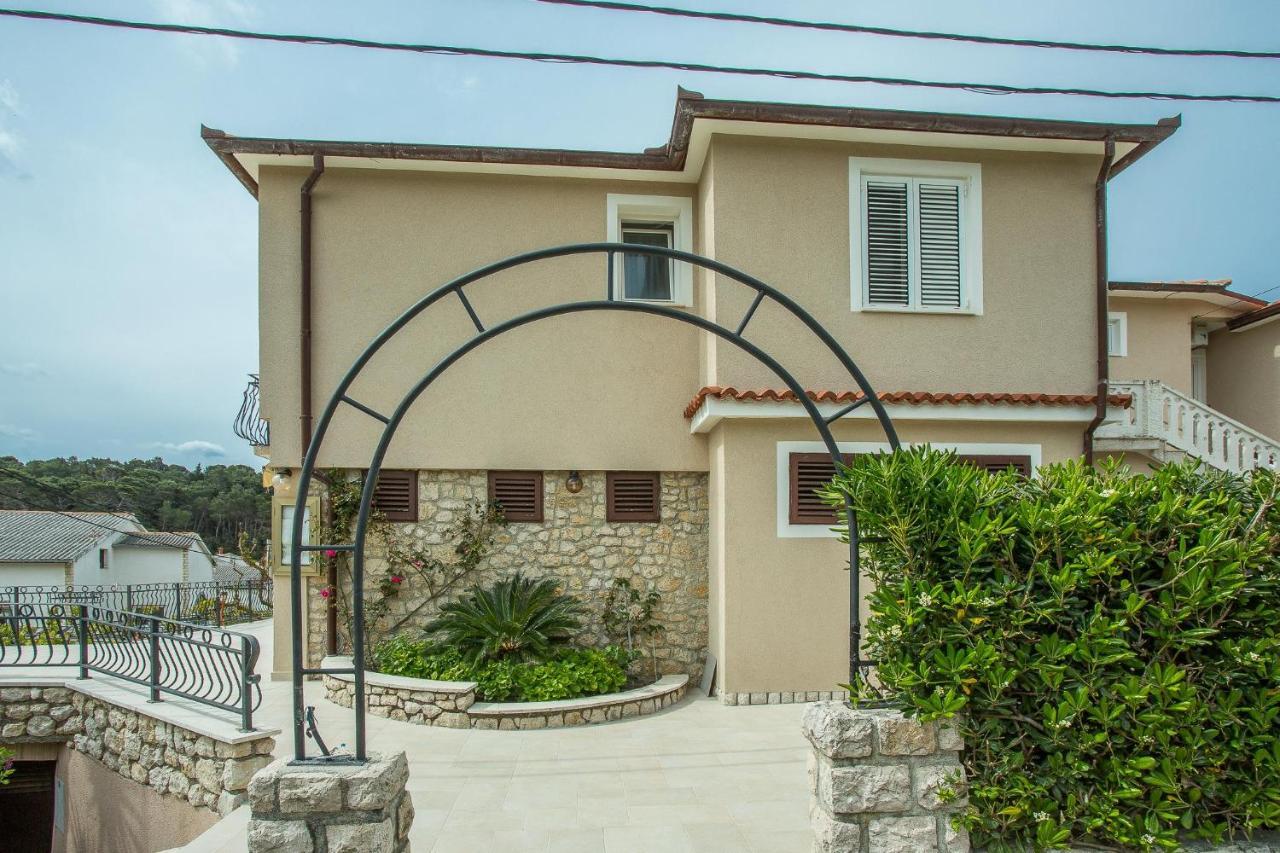Apartments Nada Palit Экстерьер фото