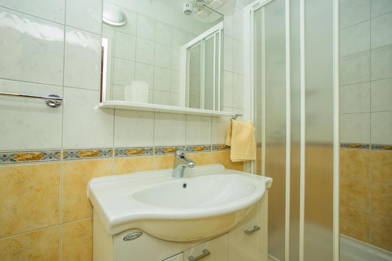 Apartments Nada Palit Экстерьер фото
